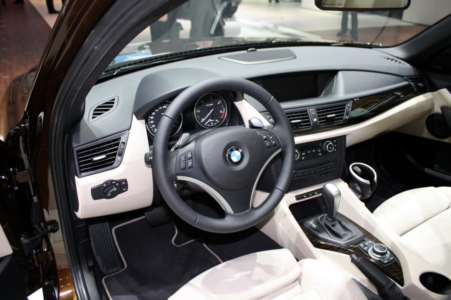  BMW X1 2010 года  (фото 139 из 147)